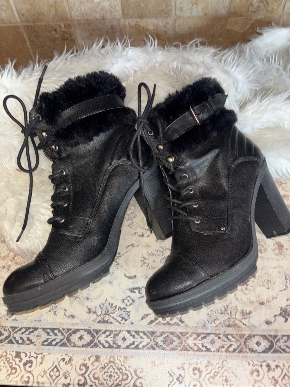 G by Guess Black Combat Grunge Boho Boots Chunky Faux Fur Women’s Sz 8.5